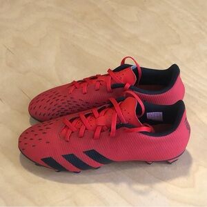 Adidas Predator Red Soccer Cleats Unisex Youth Size 8.(Flaws)